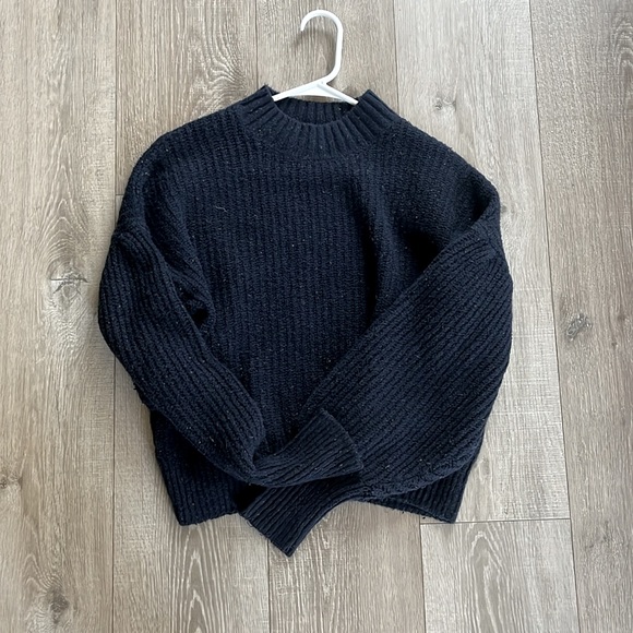 This is a super cute dark blue sweater from old navy - Picture 3 of 4